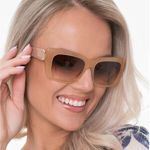 NEW Guess GU7890-57F Sunglasses 55mm Cleaning Cloth & Case